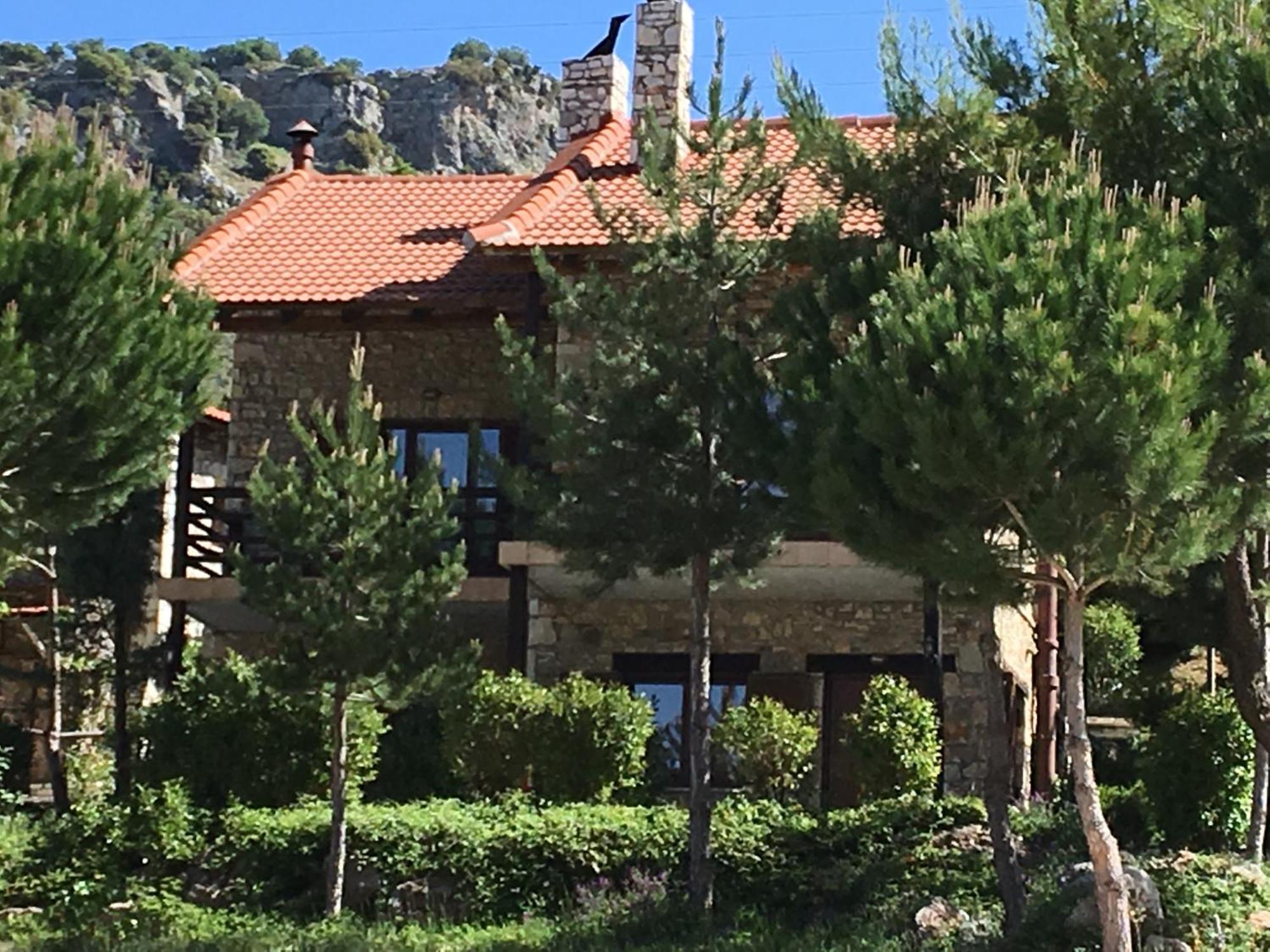 Georgio'S V Chalet Kalavrita Exterior foto